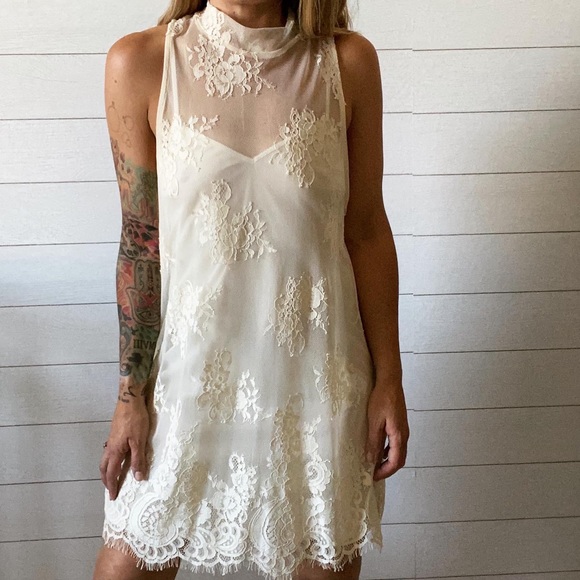 Kimchi Blue Dresses & Skirts - The Eyelash Lace Shift Dress